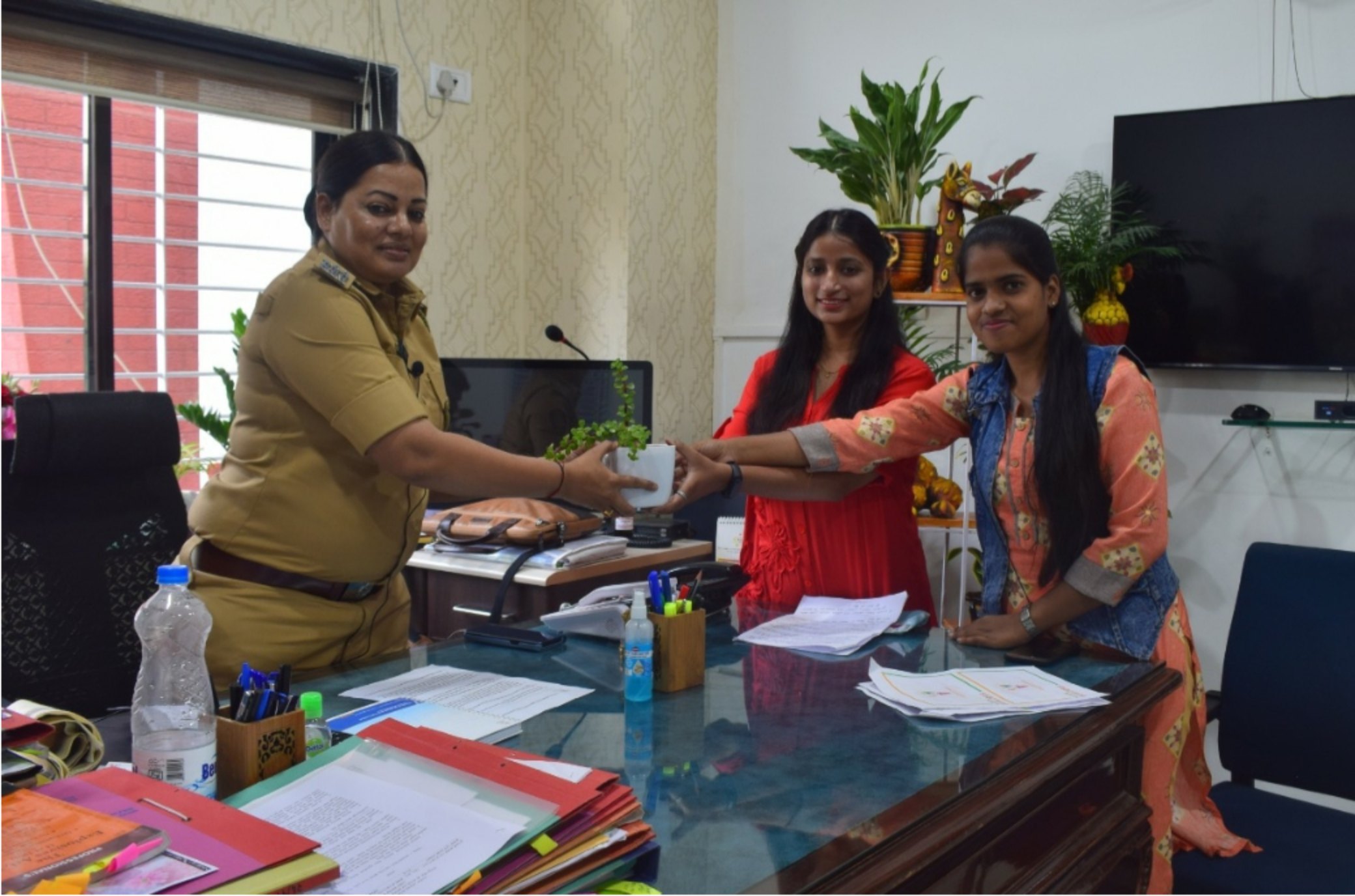 yrb members felicitating Mrs.Pornima Chaugule